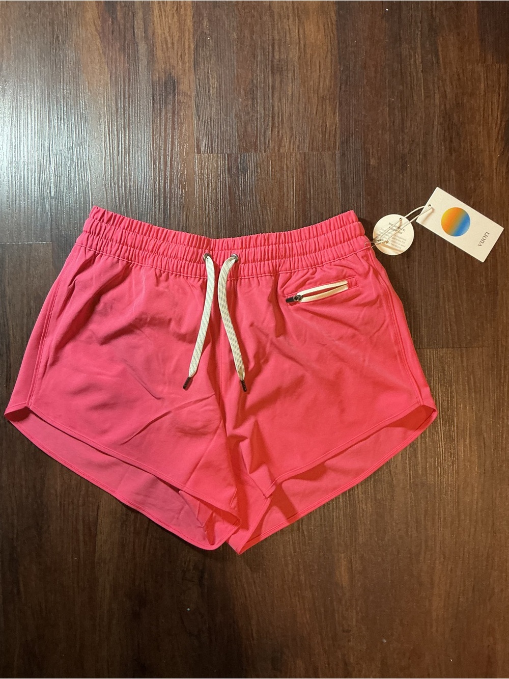 VUORI Clementine Shorts 4” NWT Small